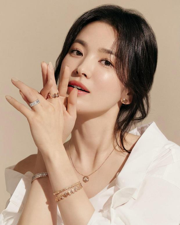 Song Hye Kyo để lộ tha thu: Gái ngoan ngày nào giờ lột xác táo bạo-2