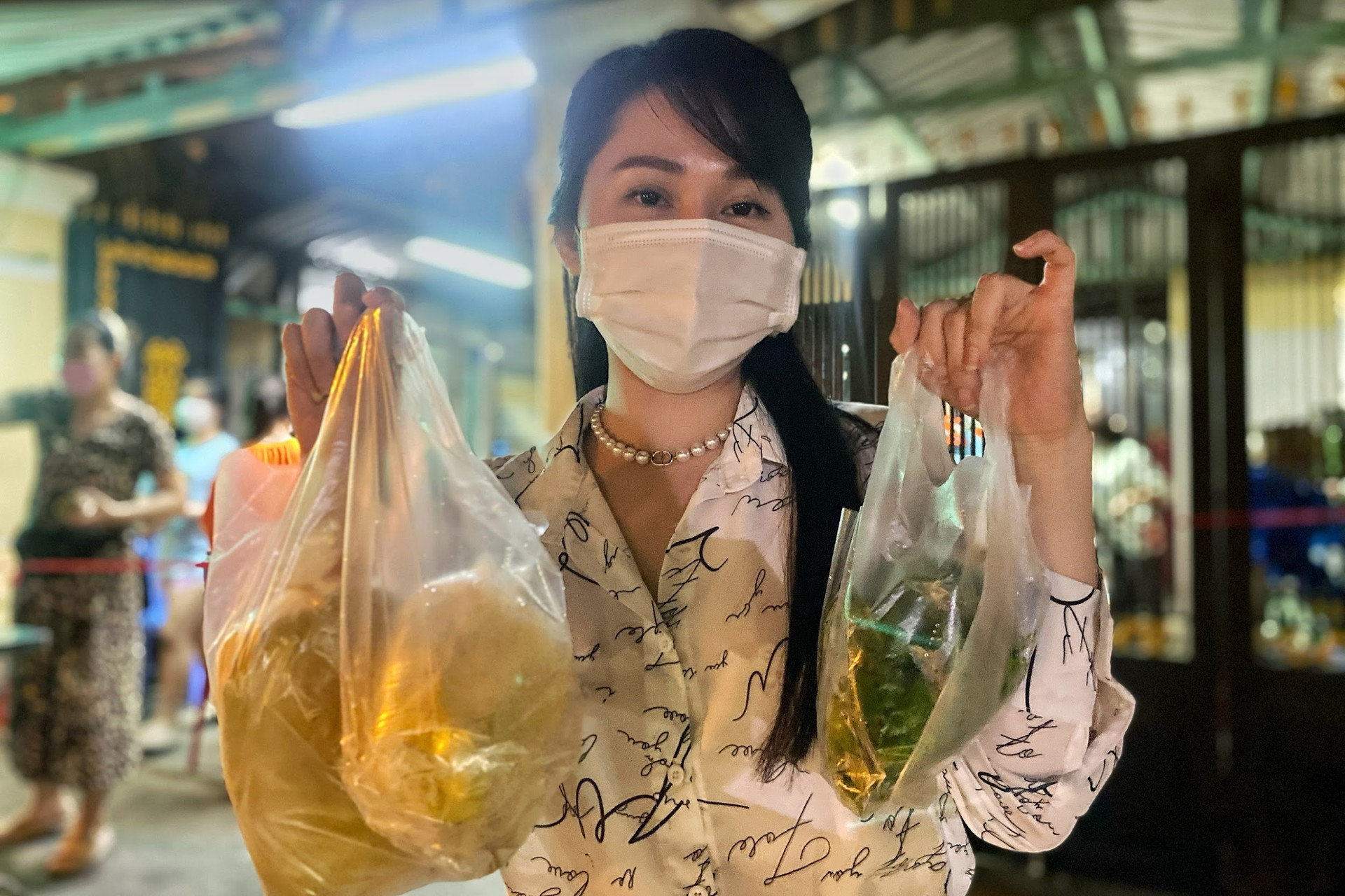 Quán hột vịt lộn ở Thảo Điền đắt khách mua mang về - 2