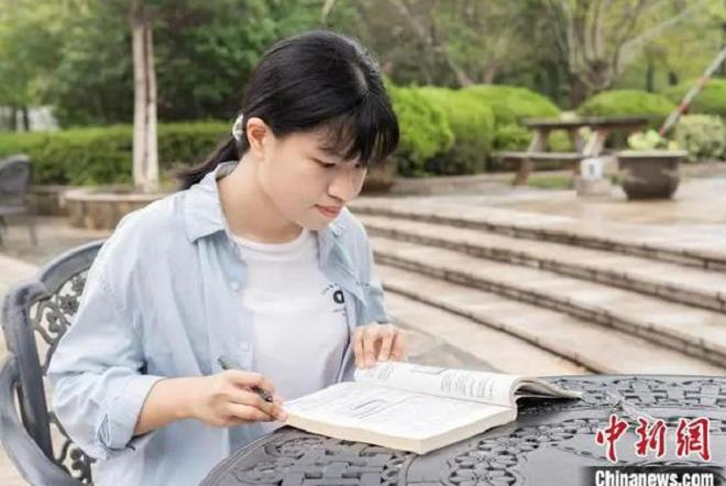 Bảng điểm 'không tưởng' giúp nữ sinh được đại học hàng đầu thế giới tuyển thẳng - 1