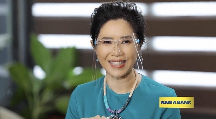 'Vinawoman – Bản lĩnh Việt Nam': MC Quỳnh Hoa, bác sĩ Anh Thơ cùng Á hậu Hoàng My, Á hậu Mâu Thủy nghẹn ngào kể chuyện làm tuyến đầu chống dịch