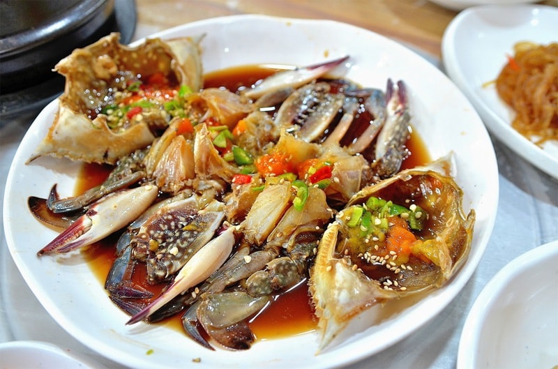 Cua sống ngâm tương: Đặc sản xứ Hàn khiến nhiều du khách hoảng hồn - 1 Cua sống ngâm tương: Đặc sản xứ Hàn khiến nhiều du khách hoảng hồn - 1