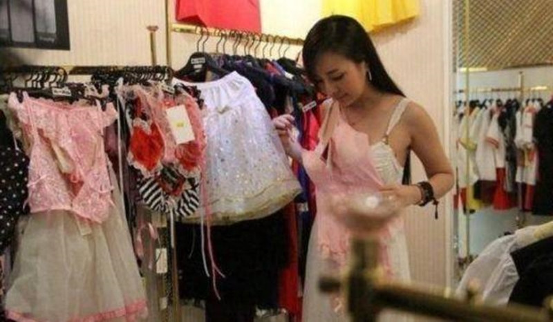 Hoa khôi Tứ Xuyên và nhiều chị em Trung Quốc nhất quyết phản đối áo ngực vì gò bó - 1