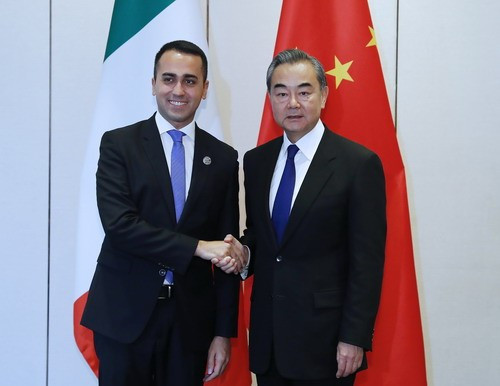 Ngoại trưởng Italy Luigi Di Maio và Ngoại trưởng Trung Quốc Vương Nghị. (Nguồn: chinamission.be)
