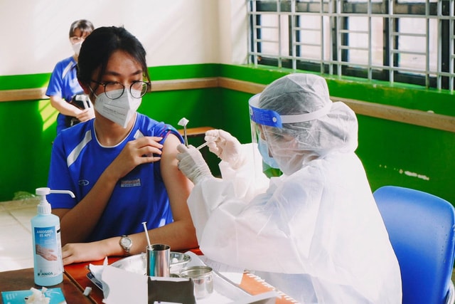 Vì sao trẻ nam không nên “hoạt động thể thao quá mức” sau 3 ngày tiêm vaccine phòng COVID-19? - Ảnh 4. Vì sao trẻ nam không nên “hoạt động thể thao quá mức” sau 3 ngày tiêm vaccine phòng COVID-19? - Ảnh 4.