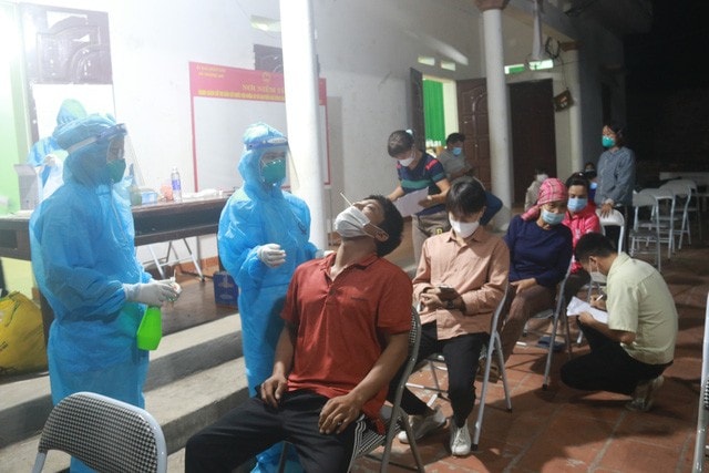 Phát hiện 10 F0 trong công ty 7.000 lao động ở Bắc Giang - Ảnh 2. Phát hiện 10 F0 trong công ty 7.000 lao động ở Bắc Giang - Ảnh 2.