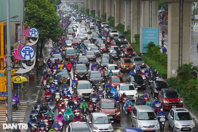 Giám đốc Sở GTVT Hà Nội: Phí ô tô vào nội đô không trùng với loại phí khác