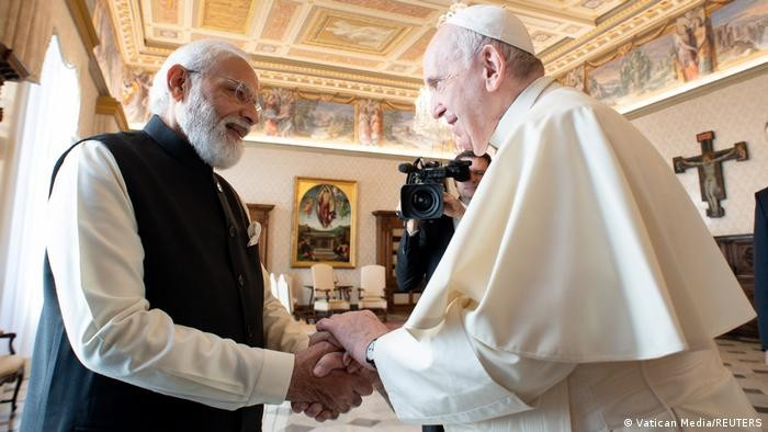 Ngày 30/10, Thủ tướng Ấn Độ Narendra Modi đã gặp Giáo hoàng Francis và mời Ngài đến thăm nước này. (Nguồn: ANI)