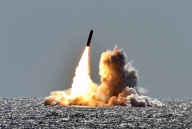 Hải quân Mỹ phóng thử tên lửa Trident II D5. Ảnh: US Navy