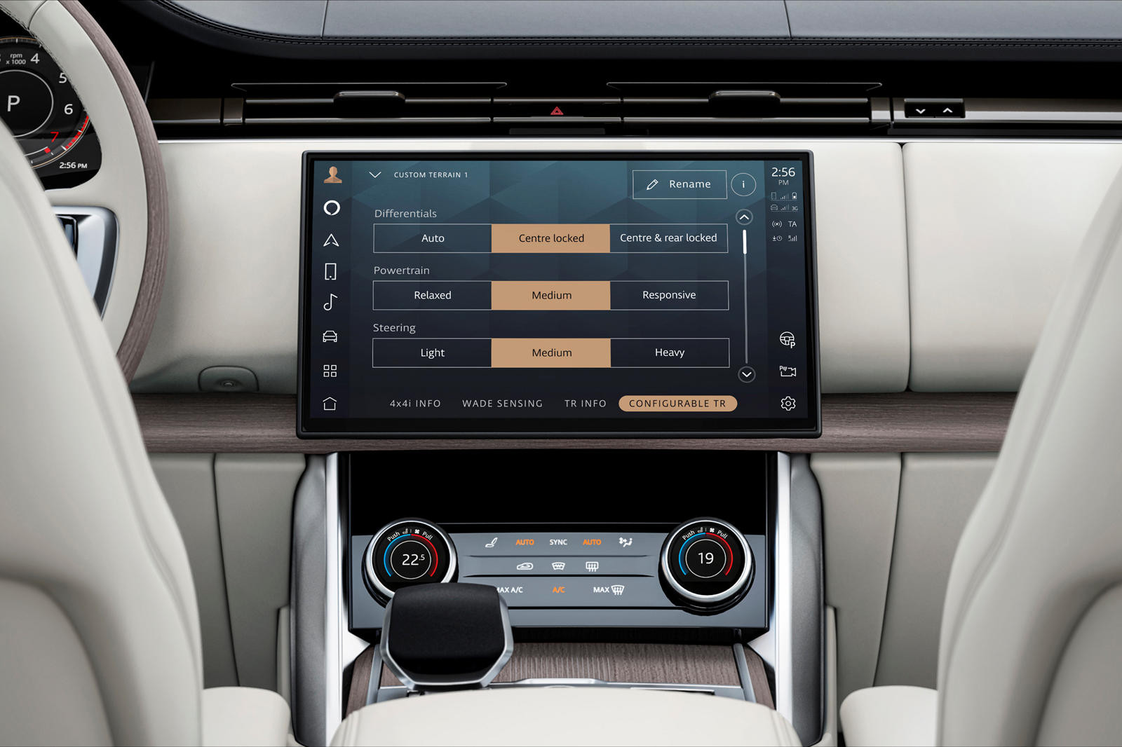 Mọi chức năng trong xe đều được điều khiển tại màn hình trung tâm