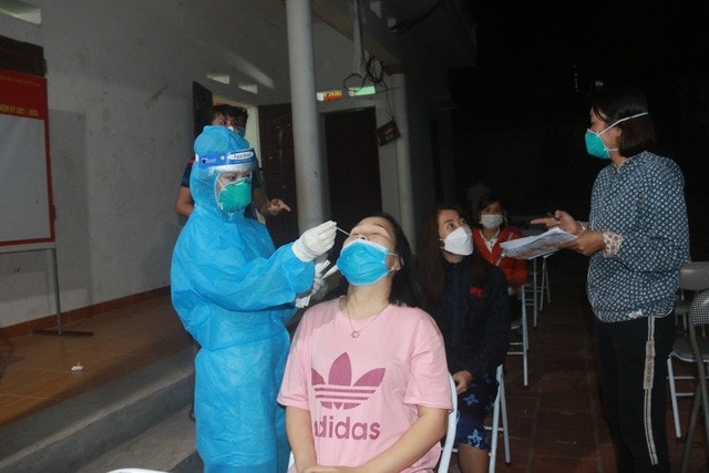 Bắc Giang phát hiện thêm 10 công nhân dương tính - Ảnh 2. Bắc Giang phát hiện thêm 10 công nhân dương tính - Ảnh 2.
