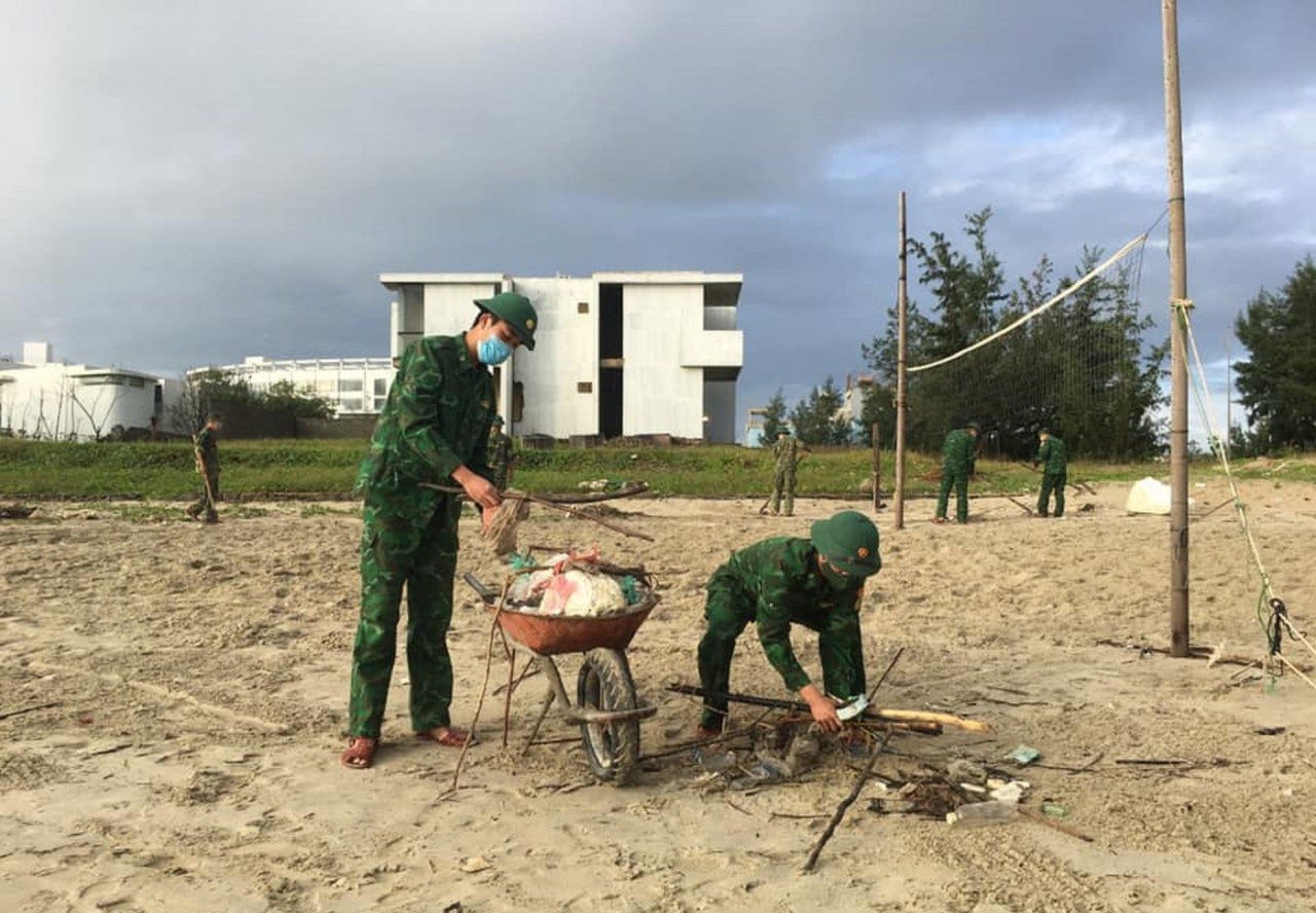 Quảng Nam – Đà Nẵng nhiều khu vực ra quân làm sạch môi trường biển