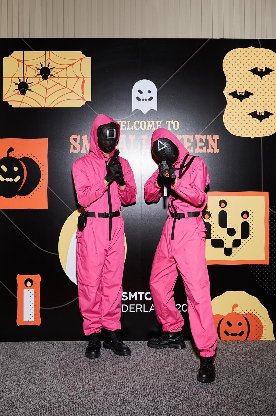 Tổng kết Halloween 2021: Nghệ sĩ đua nhau cosplay nhân vật trong ‘Squid Game’ Tổng kết Halloween 2021: Nghệ sĩ đua nhau cosplay nhân vật trong ‘Squid Game’