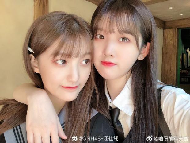 2 idol nữ Trung Quốc hẹn hò: Cử chỉ mờ ám mà fan không nhận ra-13
