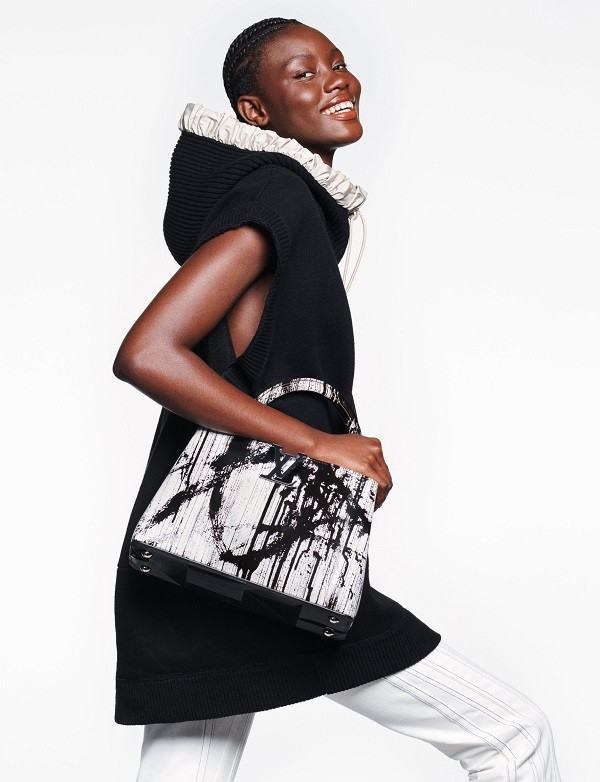Louis Vuitton tái tạo chiếc túi xách Capucines cùng các nghệ sĩ đương đại - 2