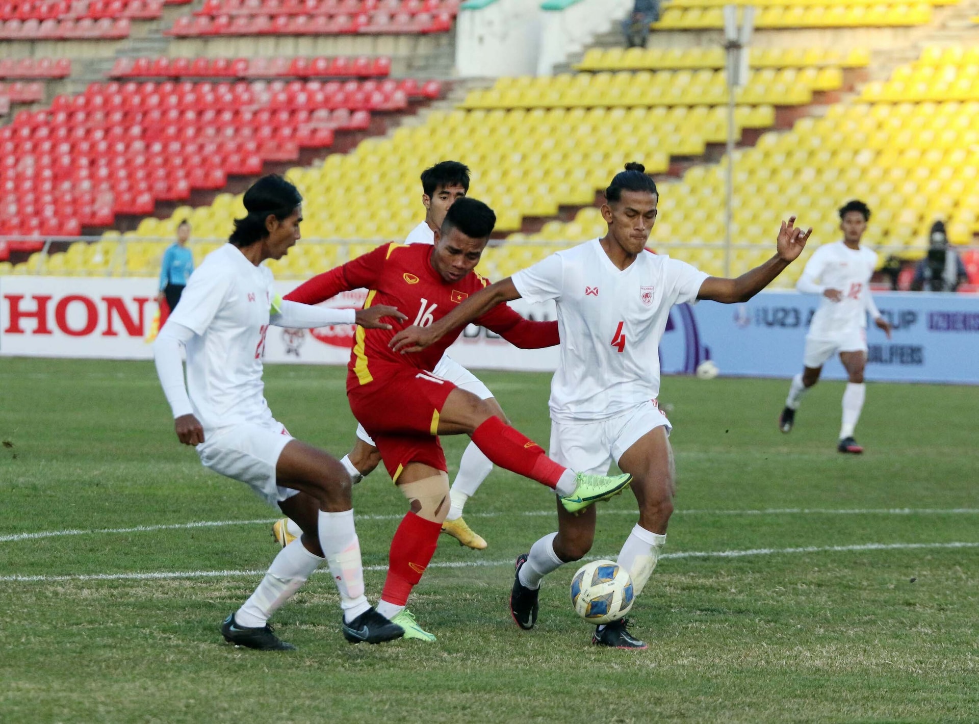 Hồ Thanh Minh: Chàng trai dân tộc Tà Ôi giúp U23 Việt Nam quật ngã Myanmar - 1