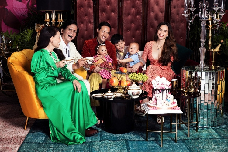 Ngắm bộ ảnh gia đình thời trang sang chảnh nhà Hồ Ngọc Hà nhân sinh nhật Lisa và Leon