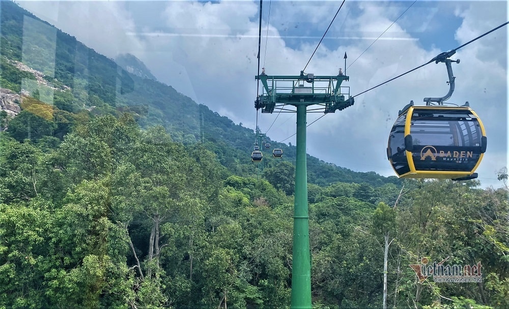 Mới mở lại dính ngay Covid-19, cáp treo núi Bà Đen bất ngờ dừng chạy