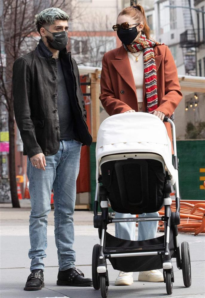 Mẹ bỉm Gigi Hadid đi dạo cùng con gái cũng lên đồ đẹp chất ngất-8