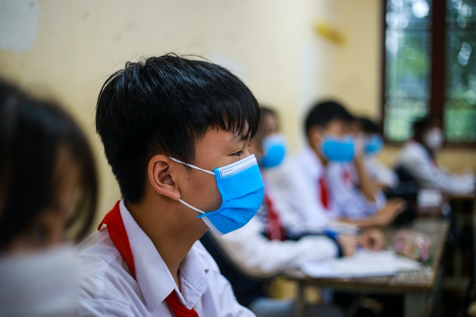 Ảnh: Những học sinh đầu tiên ở Hà Nội được tới trường sau 6 tháng nghỉ dịch - 7