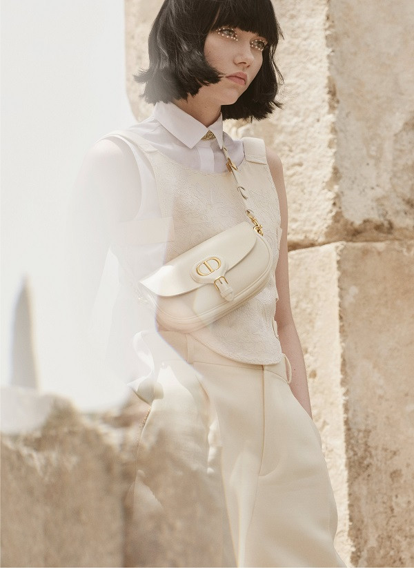 Dior ra mắt túi Bobby pha trộn hiện đại và cổ điển - 1