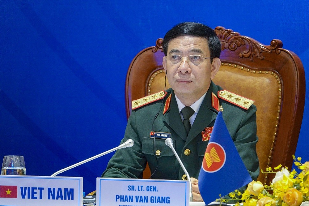 (11.10) Bộ trưởng Quốc phòng, Đại tướng Phan Văn Giang góp mặt tại sự kiện. (Nguồn TTXVN)