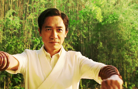 Lương Triều Vỹ được khán giả khen ngợi 'siêu ngầu' trong 'Shang-Chi và Huyền thoại Thập Nhẫn'