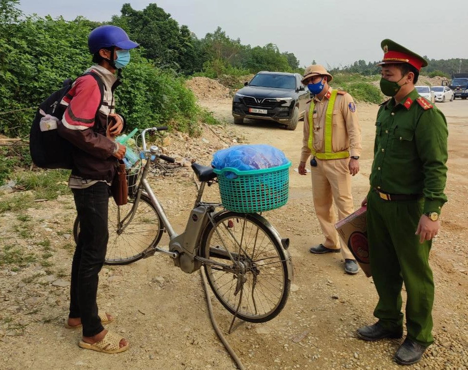 Đạp xe gần 2.000 km từ An Giang lên Tuyên Quang xin việc - 1