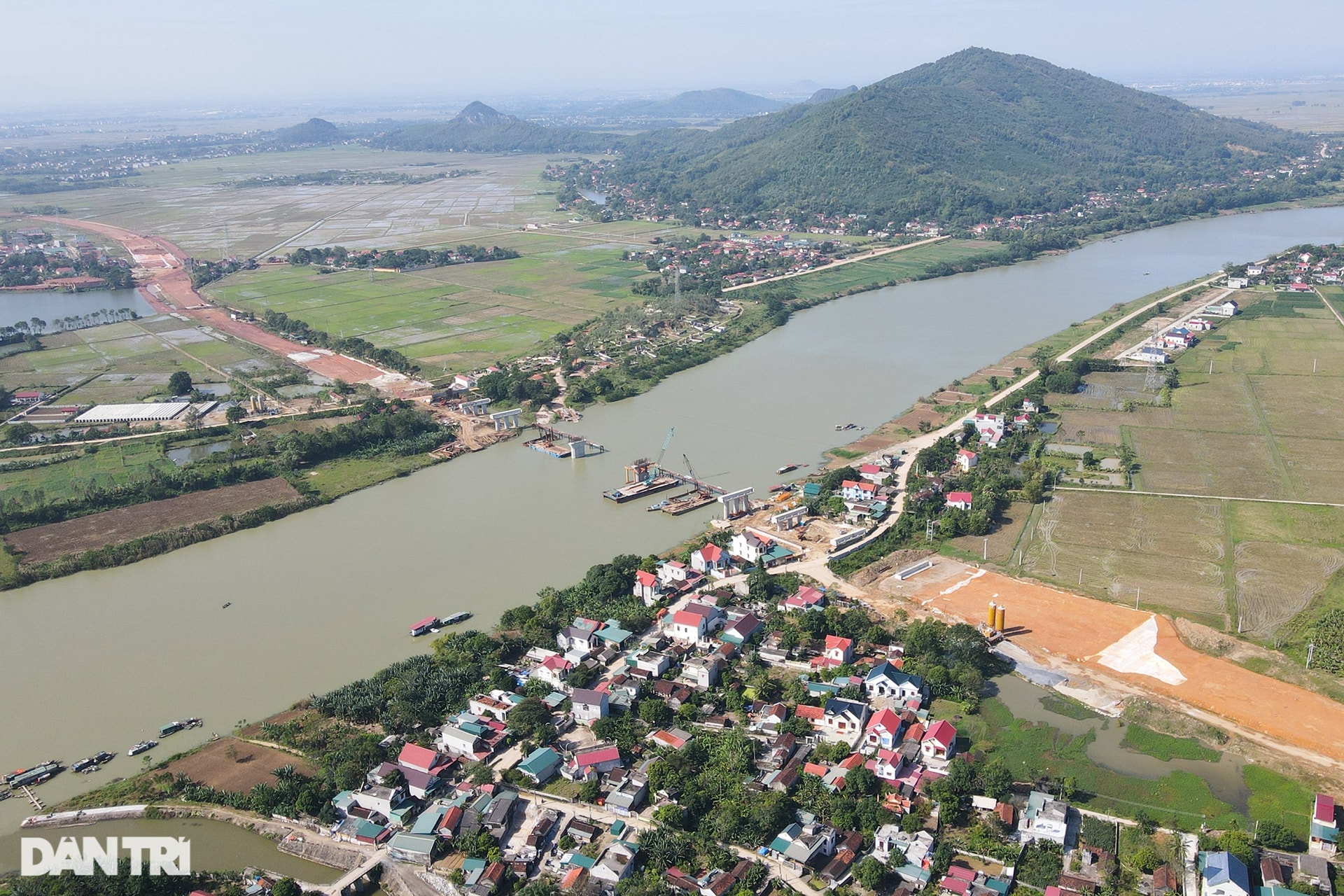 Toàn cảnh cao tốc Thanh Hóa - Nghệ An hơn 22.000 tỷ đồng dần hình thành - 1 Toàn cảnh cao tốc Thanh Hóa - Nghệ An hơn 22.000 tỷ đồng dần hình thành - 1