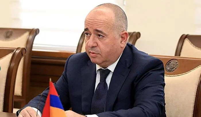 Thủ tướng Armenia  cách chức Bộ trưởng Quốc phòng, không nêu lý do