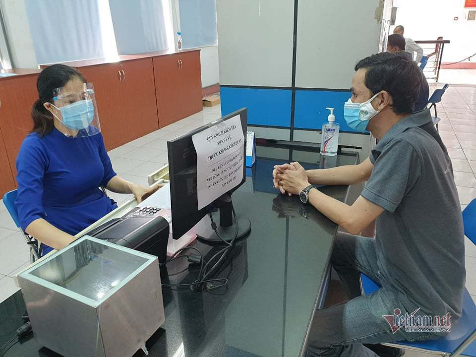 Ga Sài Gòn vắng hoe ngày đầu mở bán vé tàu Tết Nhâm Dần 2022