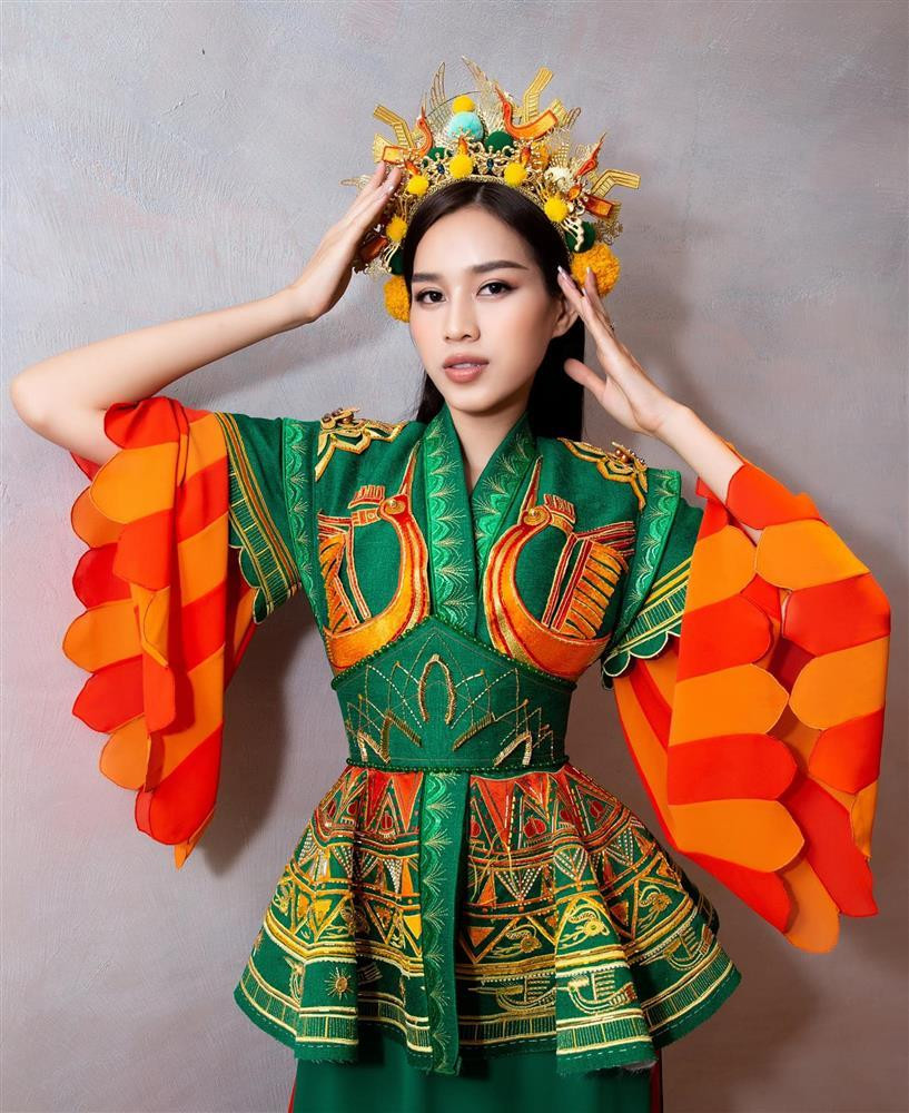 Đỗ Thị Hà bị chê múa dở khi mặc trang phục dân tộc Miss World 2021-5