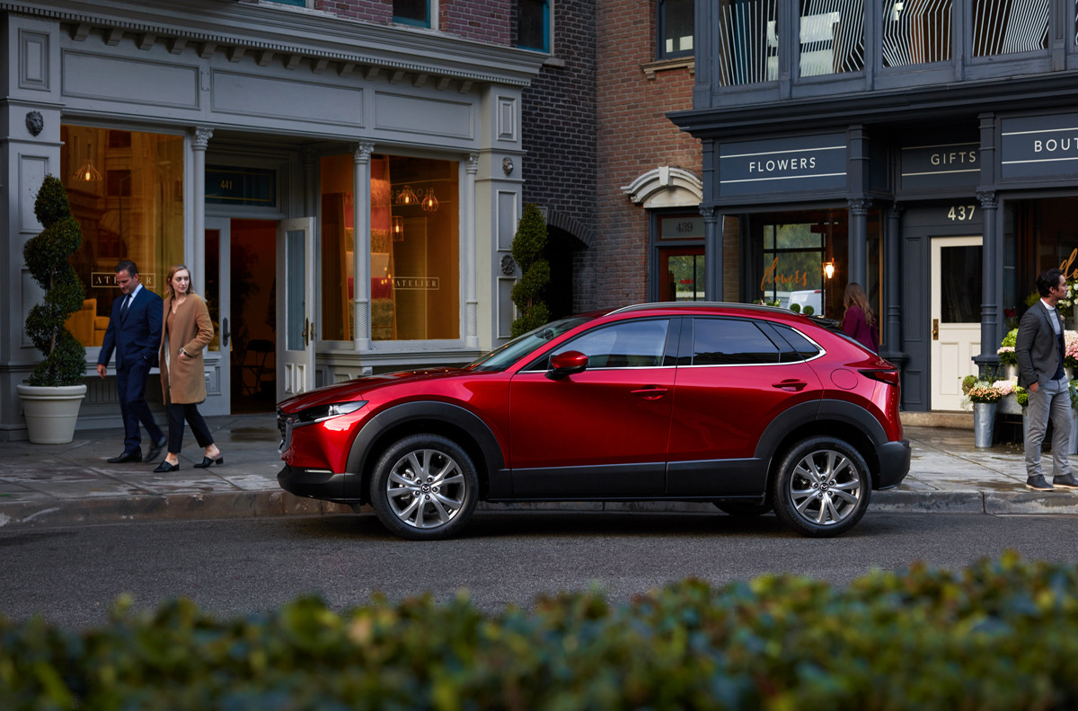 Trong tháng 11, khách hàng có cơ hội sở hữu các sản phẩm Mazda thế hệ mới với ưu đãi 100% phí trước bạ