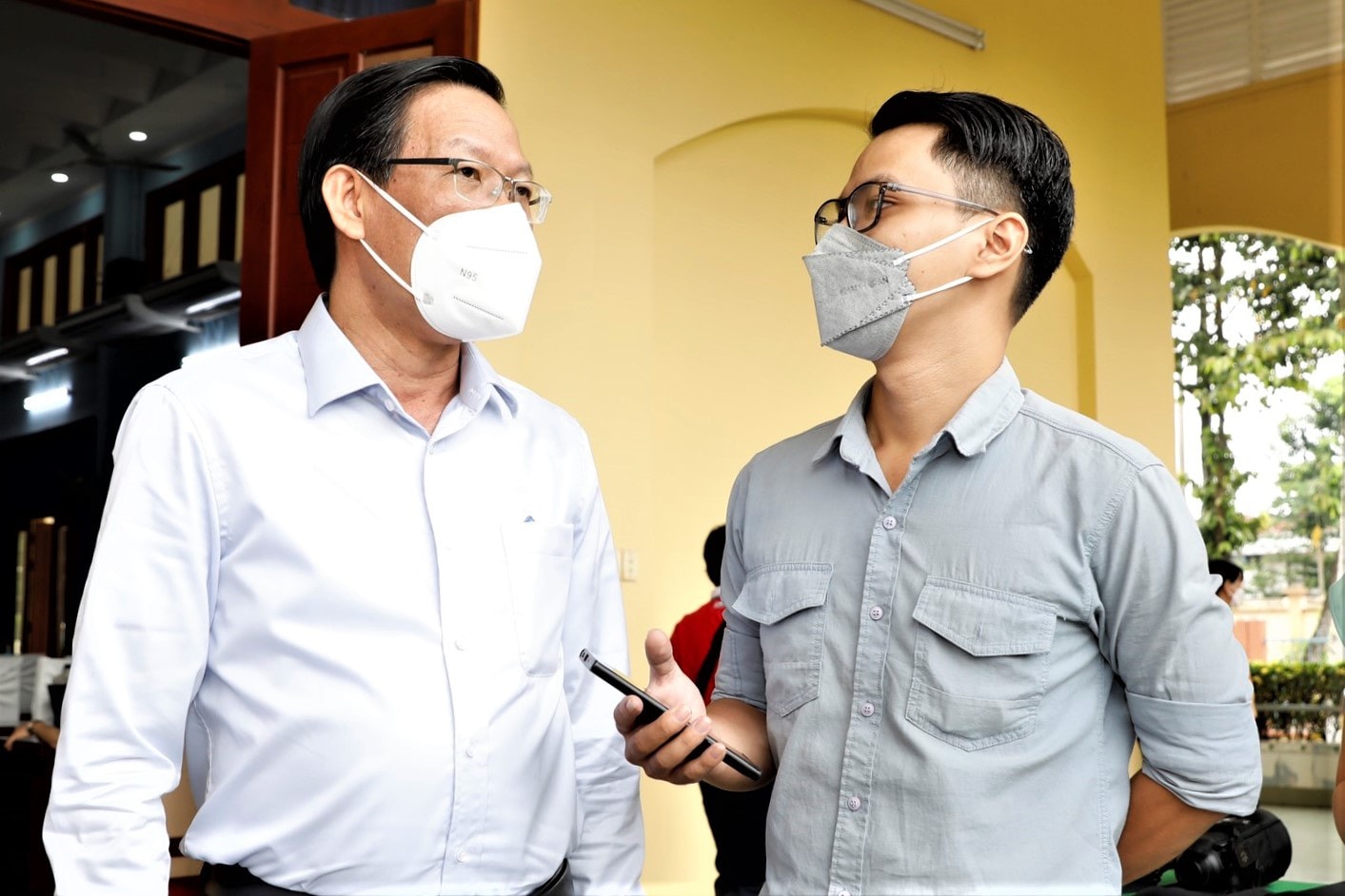 Chủ tịch TPHCM: Cần ghi nhận cán bộ khu phố qua đời khi chống dịch Covid-19 - 1 Chủ tịch TPHCM: Cần ghi nhận cán bộ khu phố qua đời khi chống dịch Covid-19 - 1