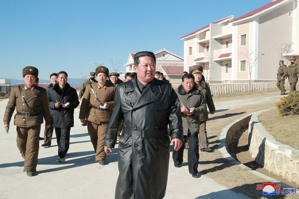 Chủ tịch Triều Tiên Kim Jong-un xuất hiện sau 35 ngày vắng bóng