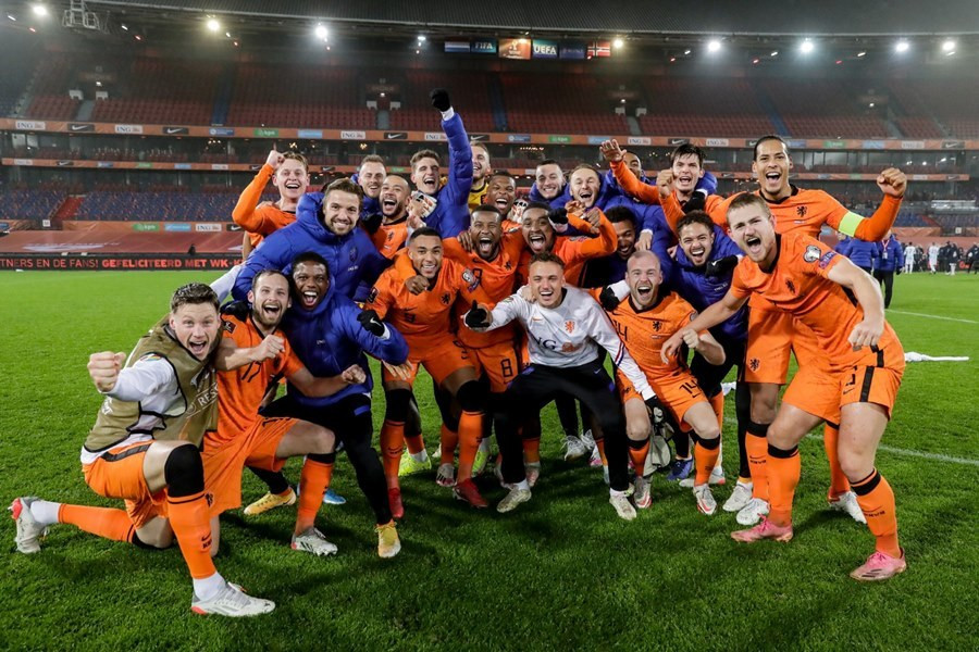 Hạ đẹp Na Uy, Hà Lan chính thức trở lại World Cup