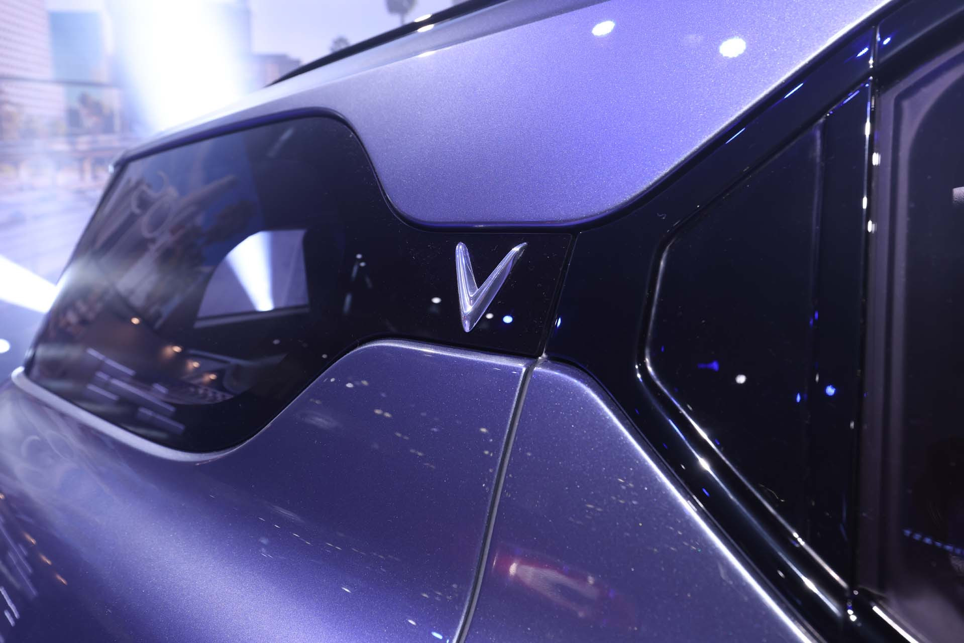 Logo VinFast trên 2 mẫu xe điện mới