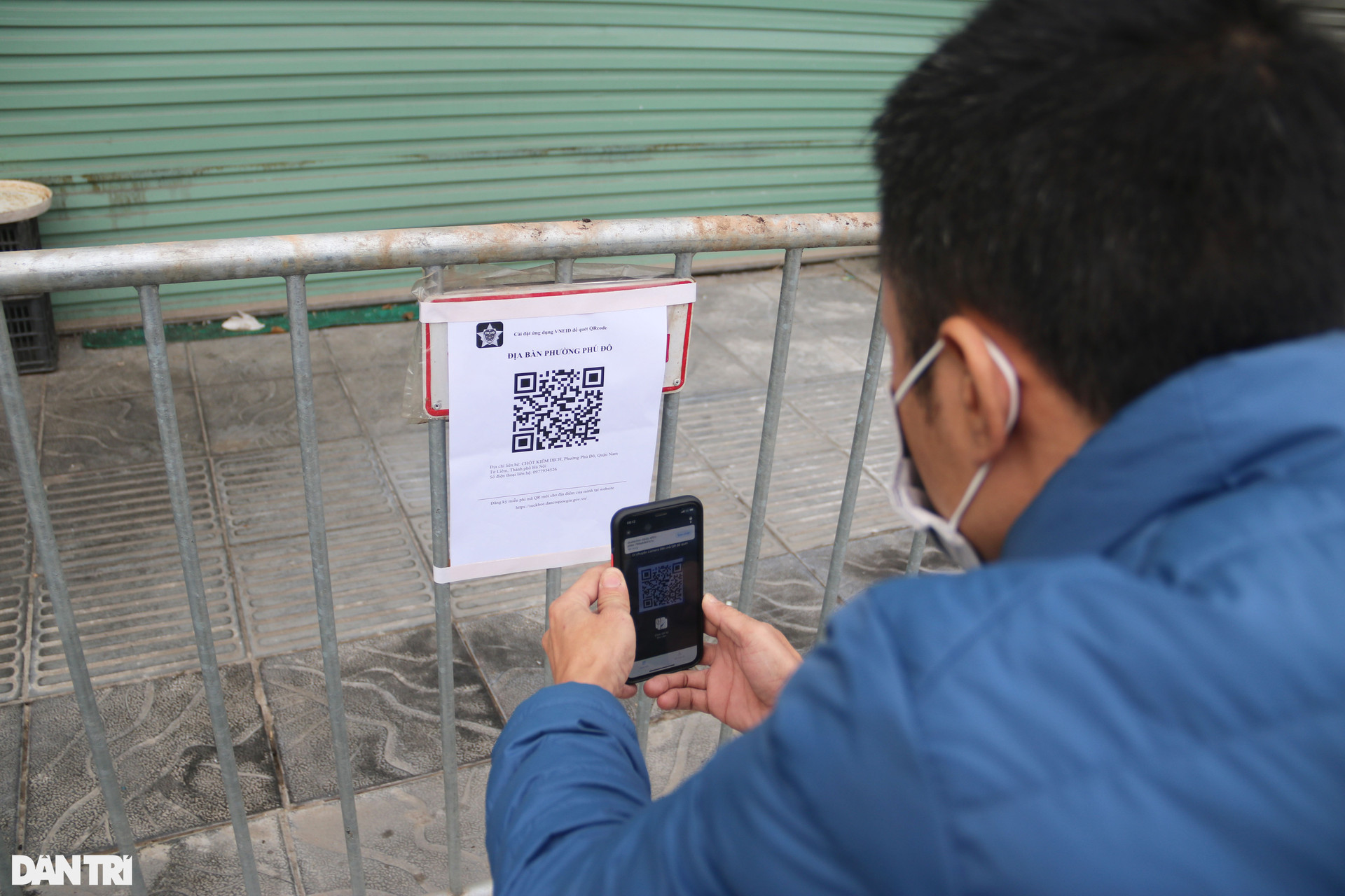 Hà Nội: Đông nghịt người quét QR Code tại ổ dịch Phú Đô - 11