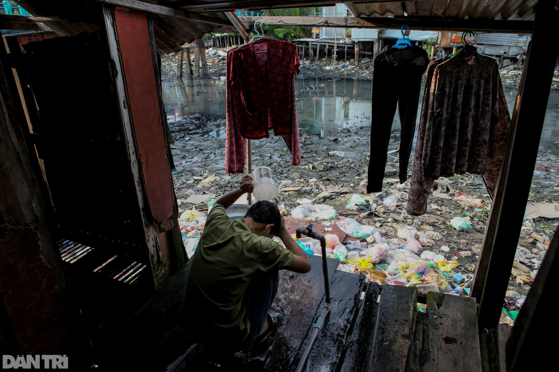 Cuộc sống ở con rạch ô nhiễm nhất Sài Gòn - 7