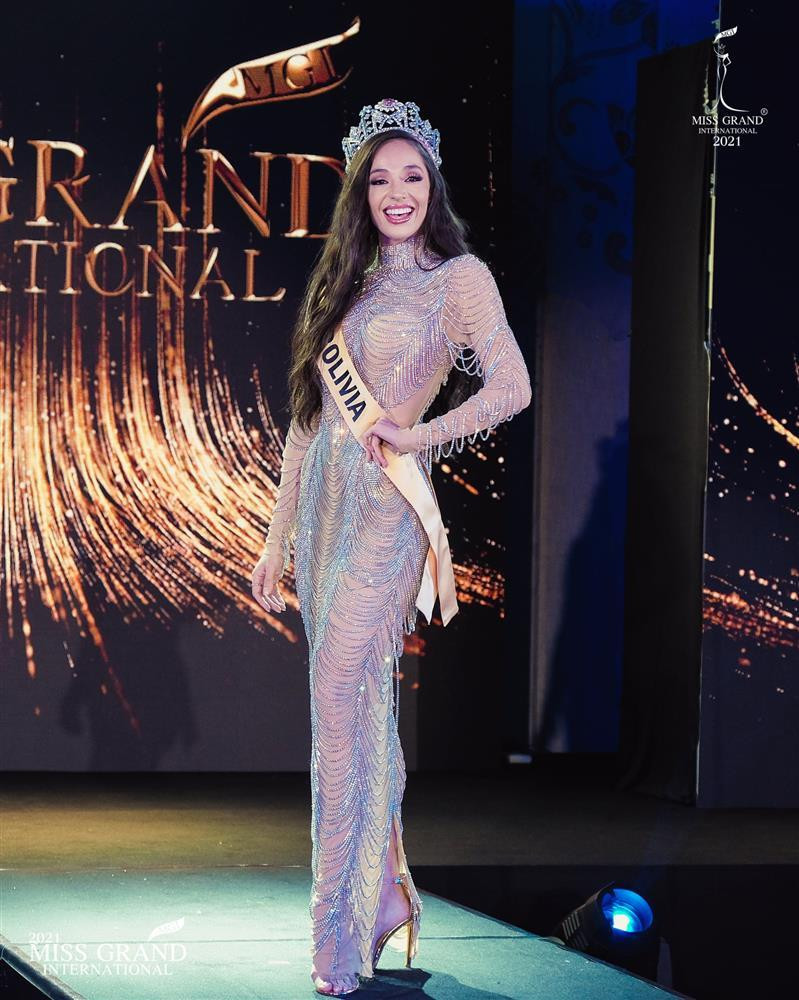 10 bộ váy hở bạo nhất Họp báo Miss Grand: Thùy Tiên đứng đầu!-16