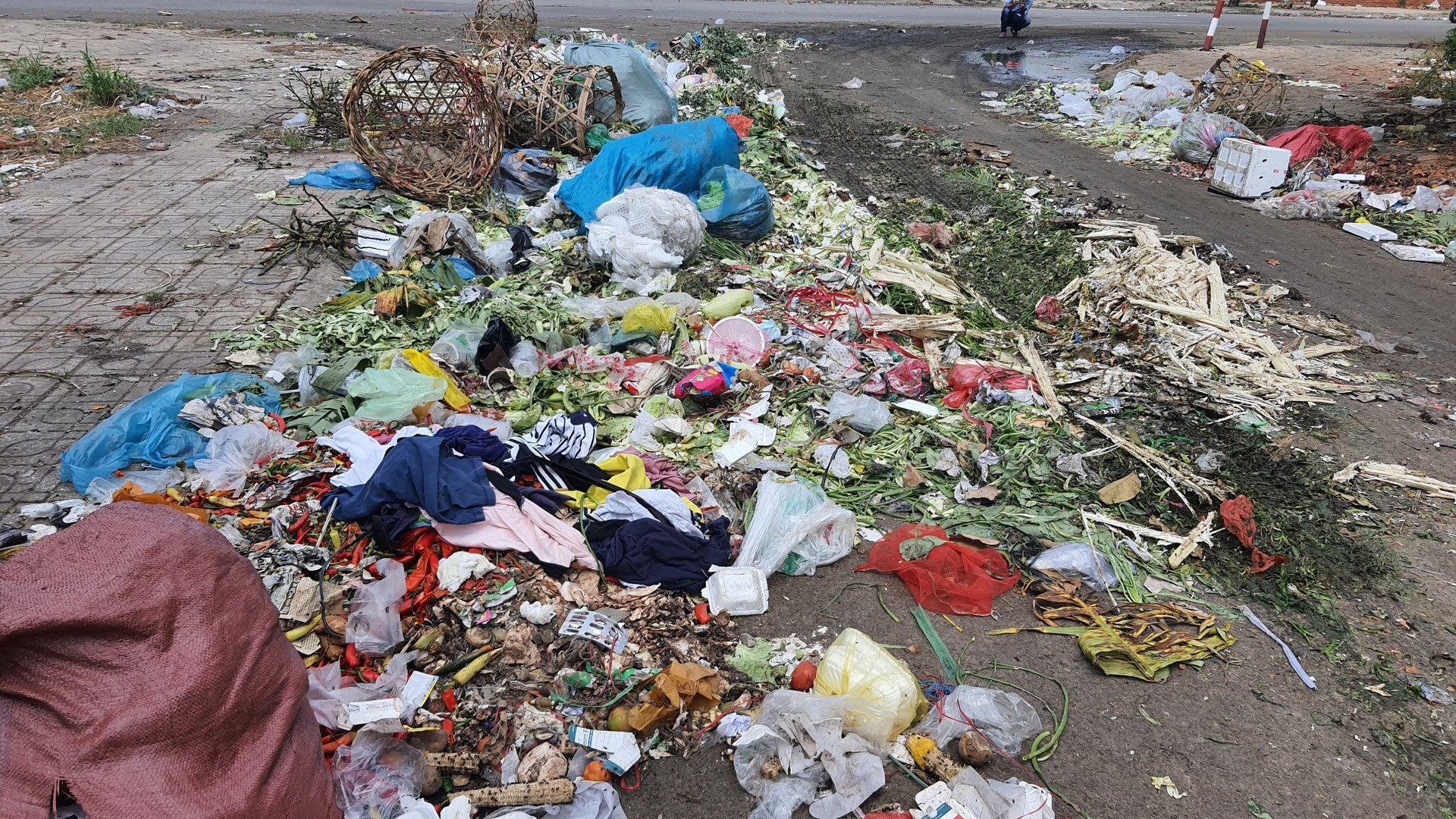Hơn 1.000 hộ dân ở TP Thủ Đức khổ sở vì bãi rác lộ thiên - 5