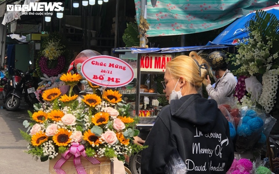 Ảnh: Chợ hoa lớn nhất TP.HCM vắng khách dù sát lễ 20/11 - 7