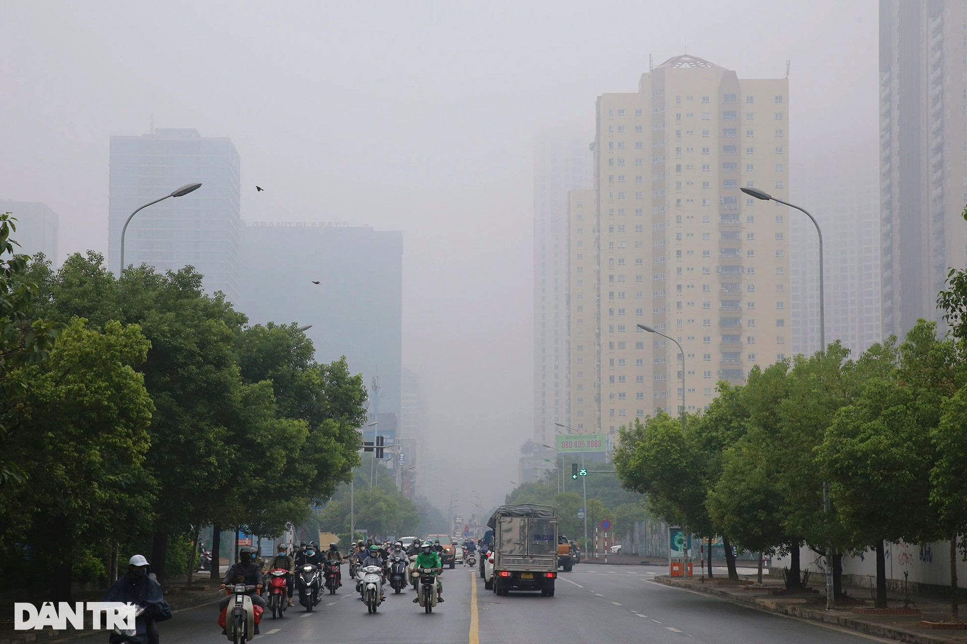 Mưa rét, sương mù bao phủ dày đặc Hà Nội ngày cuối tuần - 9