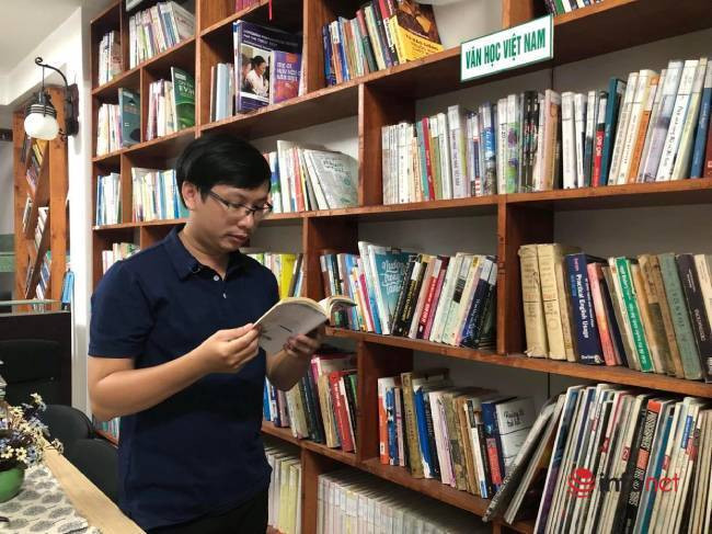 Thầy giáo trẻ Đà Nẵng mở thư viện, dạy miễn phí cho học sinh khó khăn