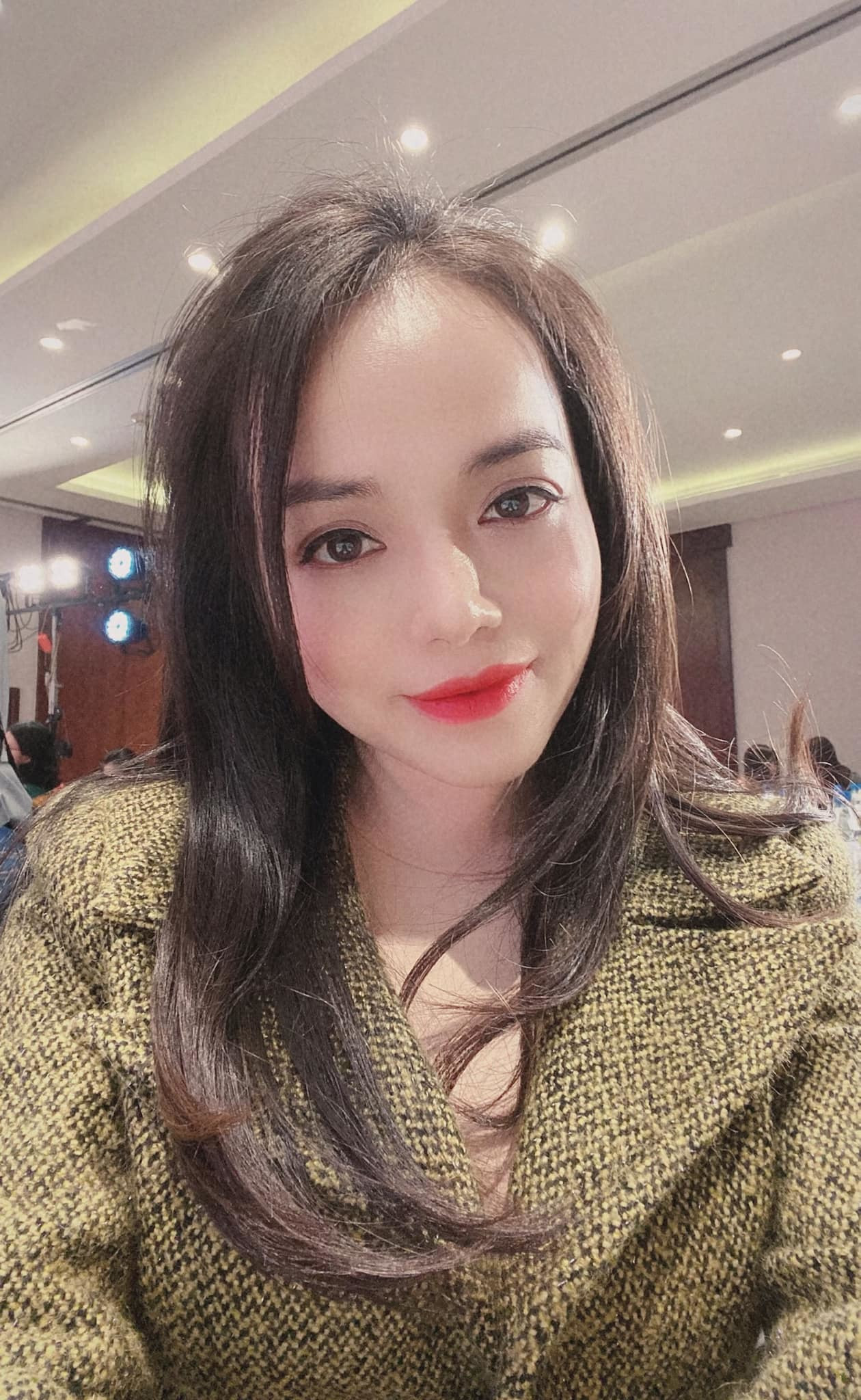 Những cô giáo xinh đẹp, nóng bỏng của showbiz Việt