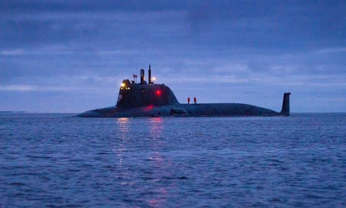 Tàu ngầm hạt nhân Hạm đội biển Bắc phóng ngư lôi ở biển Barents