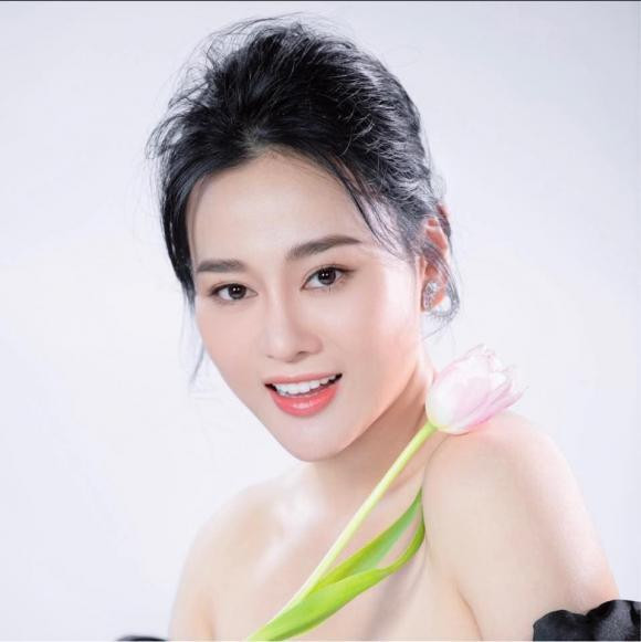 Hoa hậu Diễm Hương: 'Tôi muốn nghỉ hưu ở tuổi 35'