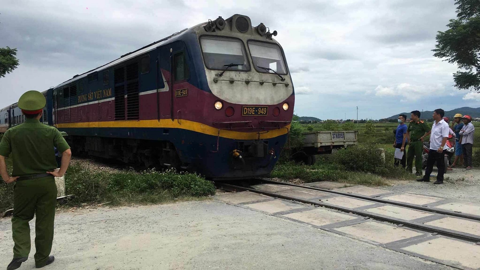 lái xe qua đường sắt lái xe qua đường sắt