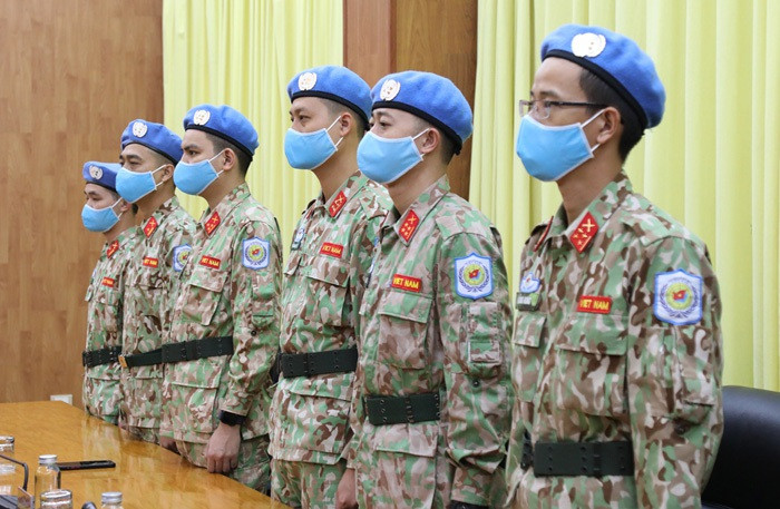12 sĩ quan mũ nồi xanh lên đường làm nhiệm vụ gìn giữ hòa bình - 4
