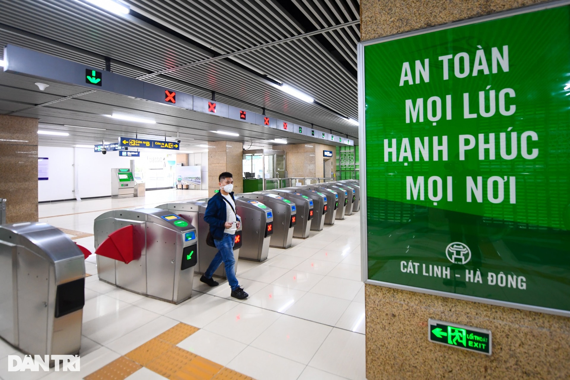 Tàu Cát Linh - Hà Đông vắng vẻ sau ngày bán vé, khách trải nghiệm giảm mạnh - 17 Tàu Cát Linh - Hà Đông vắng vẻ sau ngày bán vé, khách trải nghiệm giảm mạnh - 17