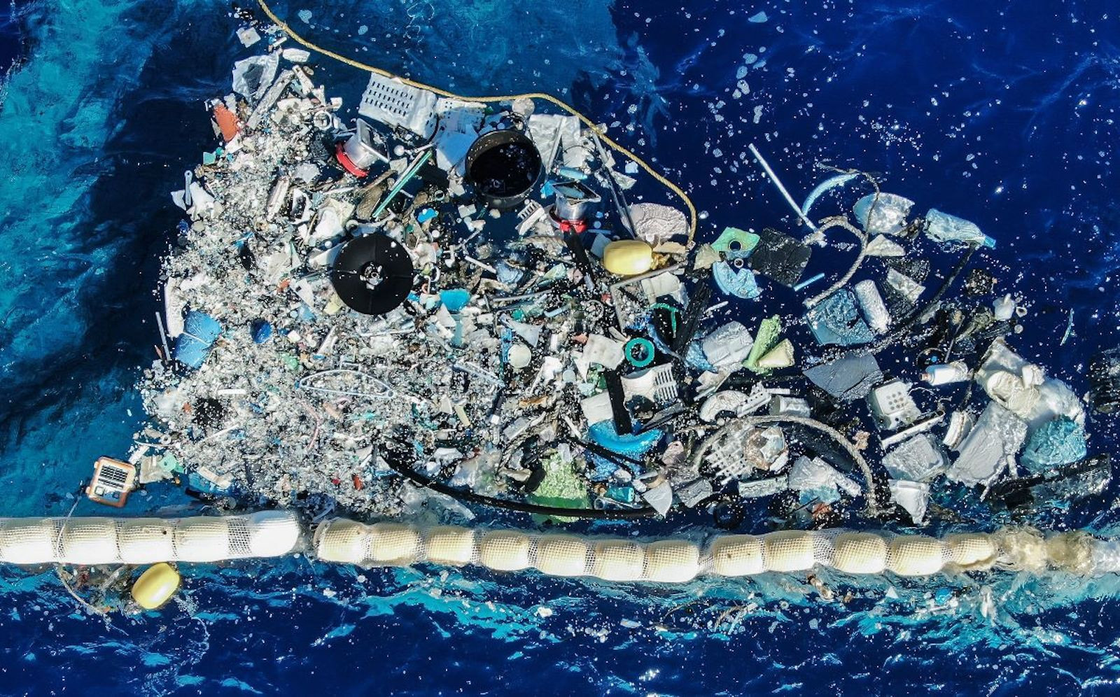 Nhựa dùng một lần - nỗi ám ảnh của môi trường biển - 1